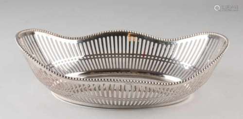 Silver bread basket, 835/000, oval-patterned model with sawn pattern and pearl border. MT .: Royal