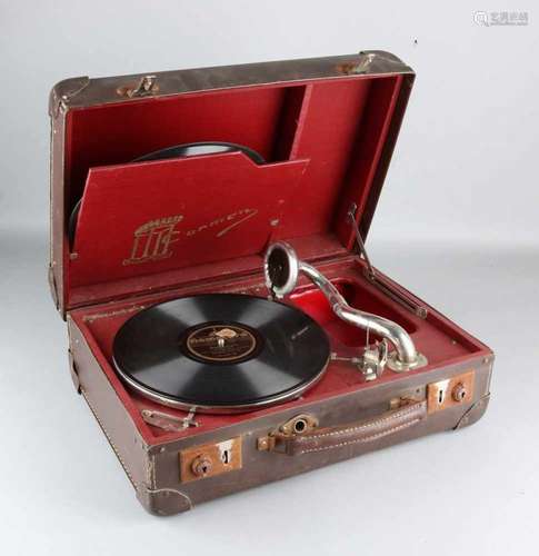 Antique His Master's Voice suitcase gramophone. Functional. Circa 1930. Size: 17 x 43 x 32 cm. In