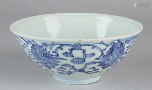 17th - 18th Century Chinese porcelain bowl with floor mark and floral decors. Bottom edge chip.