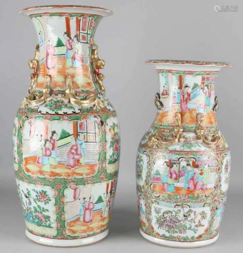 Two large 19th century Chinese Cantonese porcelain decorative vases with Family Rose decors,