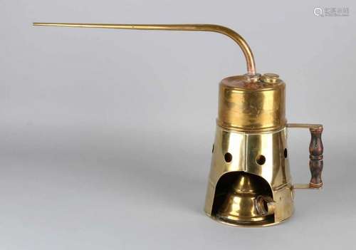 Antique brass distillation device with spirit burner. 19th century. Size: 32 x 42 x 15 cm ø. In good