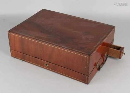 Beautiful 19th century mahogany travel trunks with boulle copper inlay and side drawer. Size: 13 x