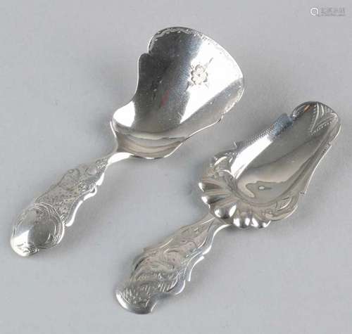 Two silver 835/000 teaspoons with stemmed stems and beautifully shaped bins with engravings. Mr.