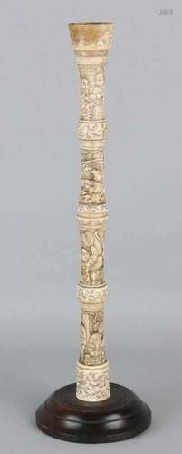 Large 19th century Chinese / Japanese legs candlestick with figures. Top edge burned. Size: H 40 cm.