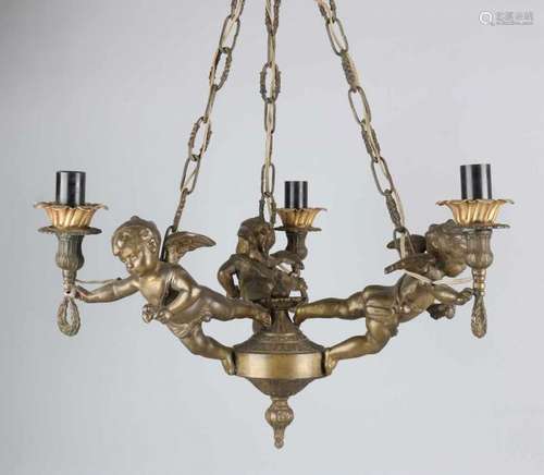 Antique bronze hanging lamp with putti. First half of 20th century. Size: 35 x 47 cm ø. One arm