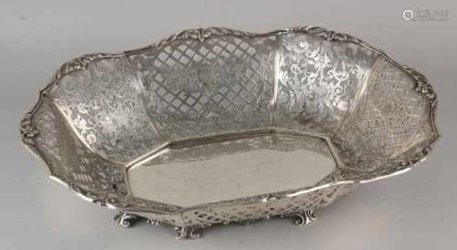 Large silver basket, 835/000, rectangular-shaped model with sawn floral and grid pattern, placed