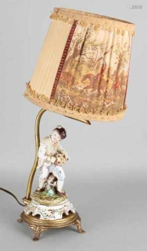 Spanish table lamp with porcelain figure. Second half of the 20th century. Size: H 43 cm. In good