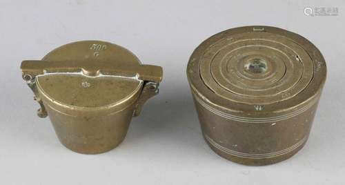 Two old / antique brass closing weights sets. 19th - 20th Century. Dimensions: ø 5.5 - ø 7 cm. In