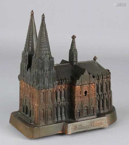 Antique music box 'Dom van Keulen'. Composition metal. Size: 18 x 17 x 10 cm. In good condition.