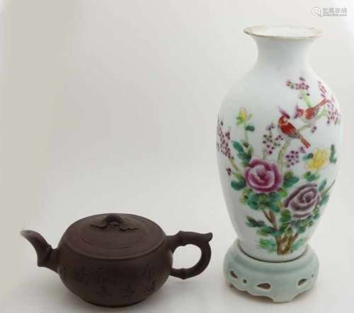 Two parts Chinese porcelain / Yixing; 1x branded Fam. Rose vase with blossoms and birds 1st half