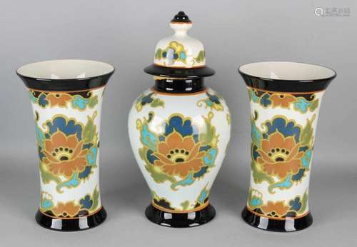 Three-piece Gouda pottery cabinet set. Modica Gouda pottery. 20th century. Oud Gouda. Letters FP