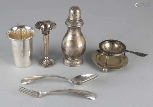 Lot of silver and plated with a silver children's cup with ear, 835/000, van Kempen, with