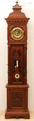 Antique German walnut LFS historicism clock with half-filled columns and roof. With quarter-hour