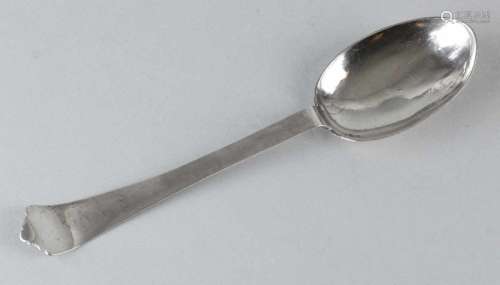 Antique silver spoon, MT .: Antoni de Vries, Zutphen, 1791, with engraving. 21 cm approx 38 grams.