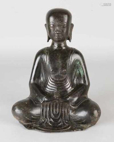 Large antique Chinese bronze buddha. Size: H 24.5 cm. In good condition. Großer antiker Chinese