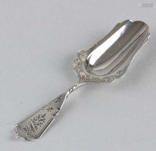 Silver 835/000 tea shovel with engraved grand piano and twisted handle with engraved handle. MT .: