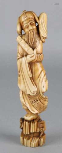 18th - 19th Century Chinese ivory figure on rock. Old wise man. Two-piece. Size: 19 cm. In good