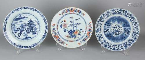 Three times 18th century Chinese porcelain plates. Consisting of: Once Imari, garden / bamboo, good.