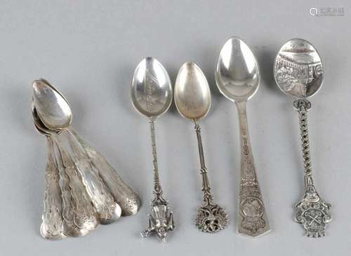 Lot with 9 different spoons, with 5 silver borrelepels with biedermeier processing, 835/000, 3