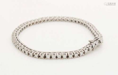 Elegant white gold tennis bracelet, 585/000, fully set of 54 brilliant cut diamonds, total approx.