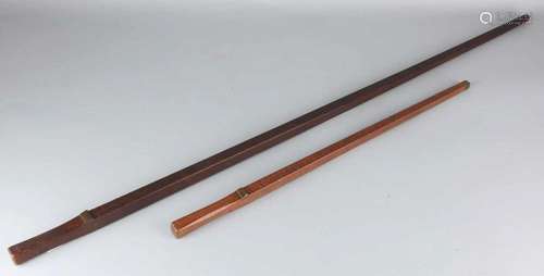 Two antique wooden measuring sticks. Mahogany. Size: 61 - 112 cm. In good condition. Zwei antike