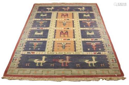 Large Persian kilim in pastel colors. Size: 240 x 174 cm. In good condition. Großer persischer Kelim