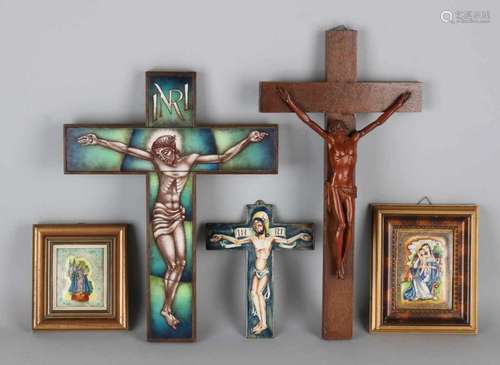 Five times old religious. Consisting of: Two enamel plaques, one enamel cross, one ceramic cross,