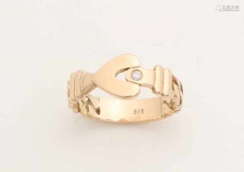 Yellow gold ring, 585/000, with diamond. Ring with a strap with shifting and topped with a brilliant