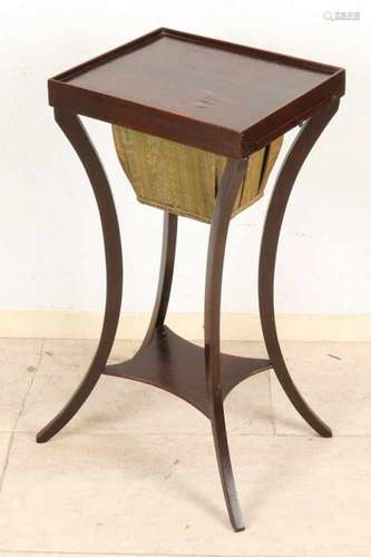 Early 19th century Louis Seize mahogany sewing table with wool holder. Size: 60 x 35 x 30 cm. In