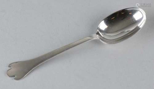 Silver ladle, 925/000, with oval bowl, rat tail and stalk. MT .: Francis Howard, Sheffield, J.I.: