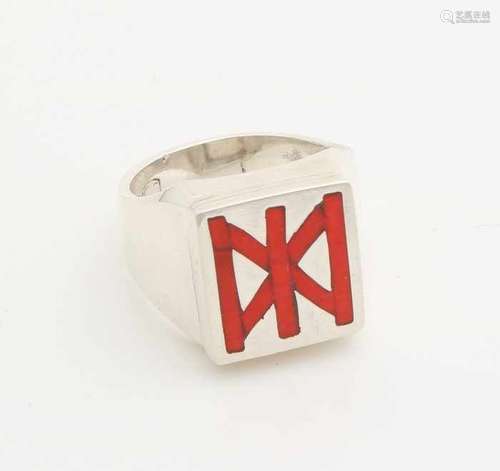 Silver signet ring, 925/000, with square head inlaid with coral. 11x11mm. about 14.5 grams. New