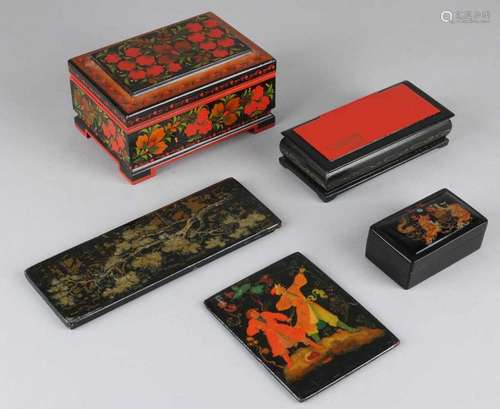 Five times old painted lacquer. 20th century. Among others: Japan and Russia. Size: 8 - 19.5 cm.