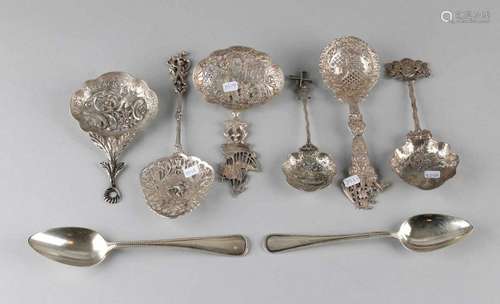 Various silverware, 833/000, with 8 spoons, with 2 dessert spoons with pearl rim and 6 openwork