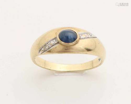 Golden ring, 585/000, with sapphire and diamonds. Convex ring with an oval cabouchon cut blue