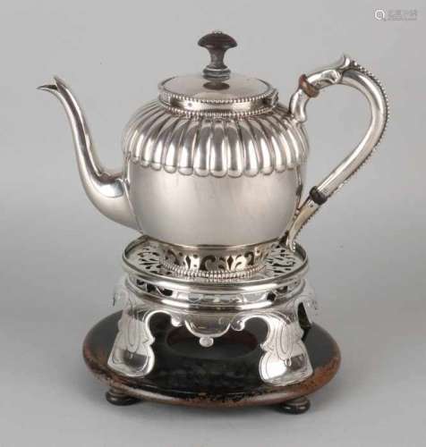 Silver can with comfort, 833/000, silver jug ​​with on top of cannelures, with hinged lid and handle