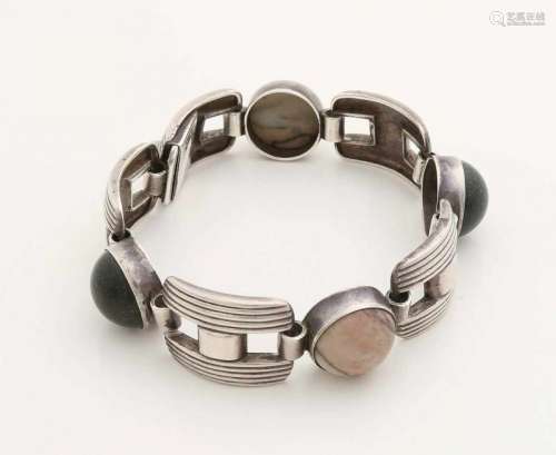 Silver bracelet, 835/000, with wide links with ribbing and 4 round lockers with precious stones.