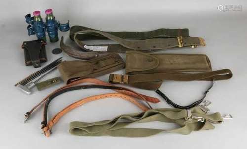 Various militaria. Among others: Belts, sleeves, measuring instrument USA etc. 20th Century. Size: