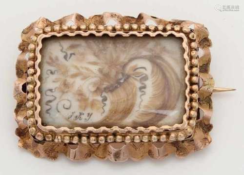 Yellow gold brooch, 585/000 with hair. Regional brooch early 19th century, elongated model, 32x42