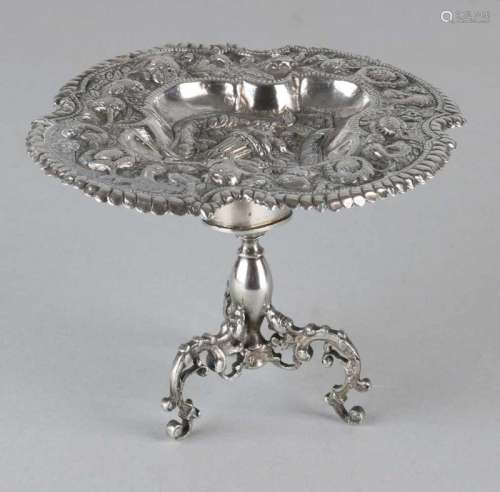 Special silver sugar table, 833/000, on 1 leg with 3 curled feet. With tiltable leaf decorated