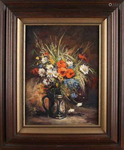 Ton Anconé. Oldenzaal, deceased. Beer mug with flowers. Oil paint on linen. Size: 30 x 40 cm. In