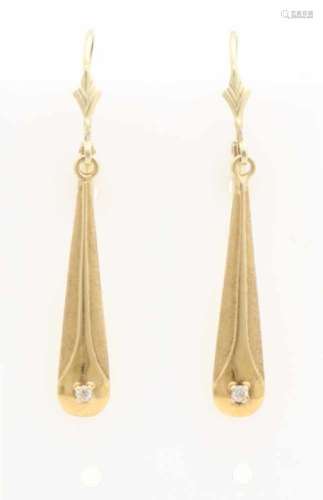 Yellow gold earrings, 585/000, with stone. Brisures with pear-shaped pendants with adaptation and