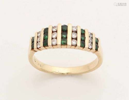 Guden ring, 585/000, with diamond and peridot. Ring in width set with vertical rows with,