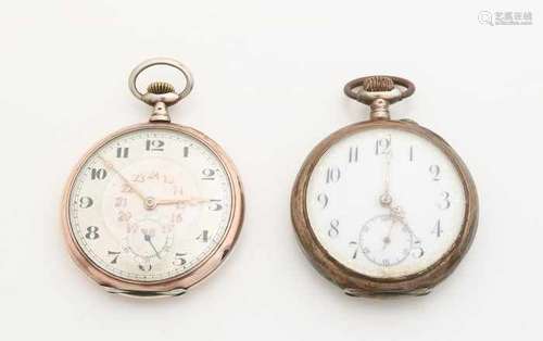 Two silver pocket watches, 800/000, both with pink edges and machining on the back. ø47 mm. Zwei