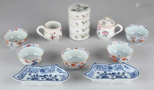 Ten times antique Chinese porcelain. Among others: Imari + Family Rose. Consisting of: Five bowls,