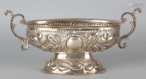 Silver brandy bowl, 925/000, oval bowl with cartouche and floral decor with beaded edge. placed on