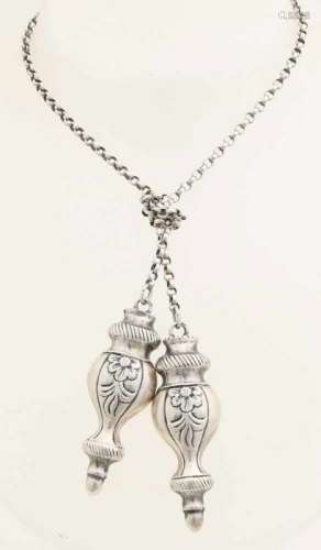 Silver knitting holder, 835/000, decorated with flowers, attached to a jasseron necklace. length