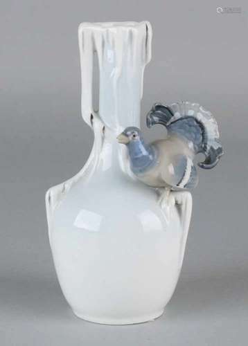 Antique German art nouveau vase with grouse. By Metzler + Ortloff. Circa 1910. Size: H 14 cm. In