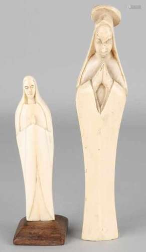 Two antique ivory Art Deco Maria statues. Circa: 1930. Size: 16 - 22 cm. In good condition. With