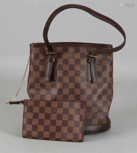 Original Louis Vuitton Paris bag. With bag on chain. Model Damier Ebene Neverfull. Canvas. Size: