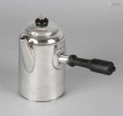 Silver jug, 800/000, cylindrical model with spout, lid with wooden knob and with a wooden handle.